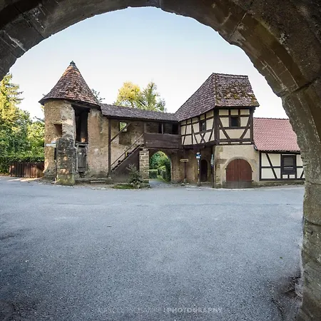 Wohnen Auf Der Ritterburg Tatil Evi Haßmersheim